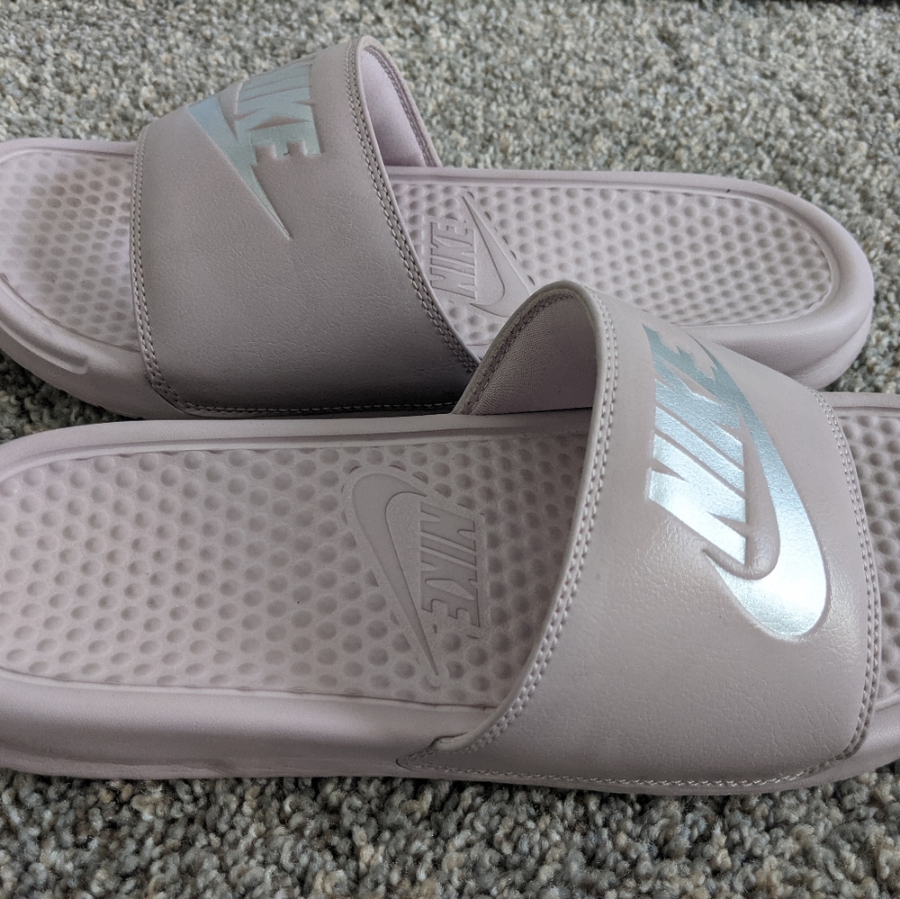 Nike Benassi Slide Sandal